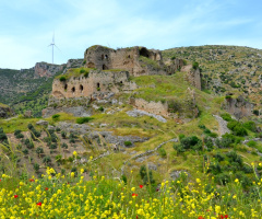 TAPINAKÇILAR KALESİ
