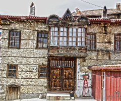 Geçen Yıllara İnat 