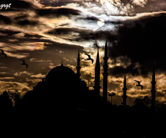 ALLAH hikmetiyle bir kapıyı kapatırsa rahmetiyle d
