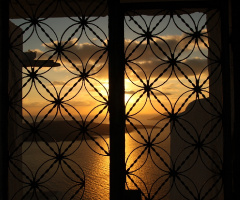 Kapının ardında gün batımı-Ege Denizi