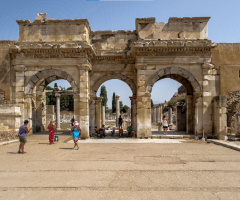 The Gate-Mazaeus & Mithridates