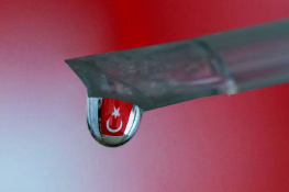Damlada Ay-yıldızlı Bayrağımız 