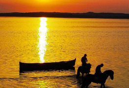 Akçalar Mahallesi kıyısından ulubat gün batımı 