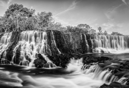 Cachoeira Salto Belo em preto e branco