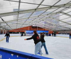 WINTER FUN ON THE ICE RINK