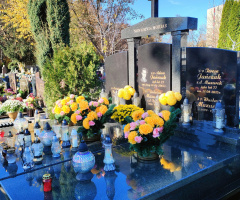 BEAUTIFUL MONUMENT 