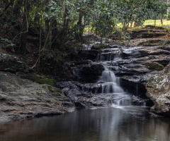 Pequena queda d'água