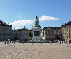 Wonder Copenhagen.  The Royal Danish Palace - Amalienborg.