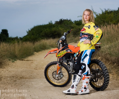 moto-girl