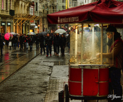 Yağmurlu Bir İstiklal Akşamı...