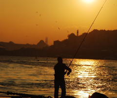 İstanbul'a Olta Sallamak