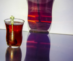 Çay içen.. 
