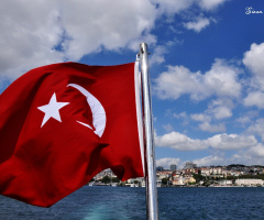 istanbula bir bakıs sanlı bayralğımızla