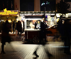 İstiklal'de ayak izleri..
