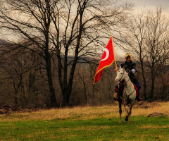 Bayraktar Atlı - Süvari