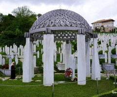 ALİYA İZZET BEGOVİÇ-DEVLET BAŞKANI KABRİ