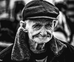 Yorgunlukmu Bıkkınlıkmı Kızgınlıkmı  Bu Bakış.....