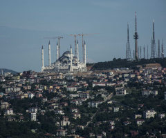 Çamlıca Camii