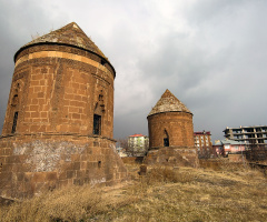 Çifte Kümbetler.AHLAT.