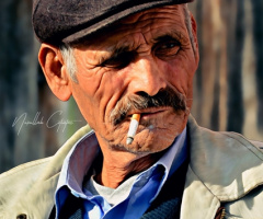 Bir Çocuk Koşarak Geçti Yanımdan..!