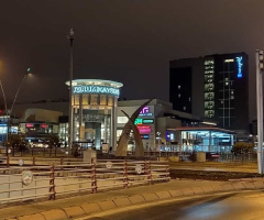 Miniciks Hayatlar  BİR AKŞAM ÜSTÜ 