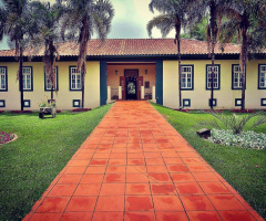 Colonial house