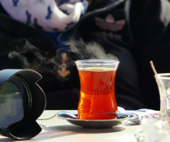 Bir bardak çay iyi gelir...