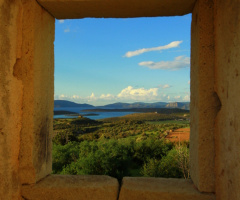 dünyaya bakan pencere