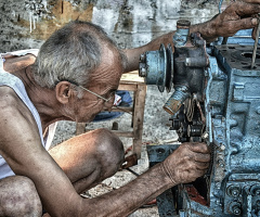 İKİ İHTİYAR..........