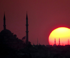 GÜNEŞİN İÇİNDEKİ DÜNYA
