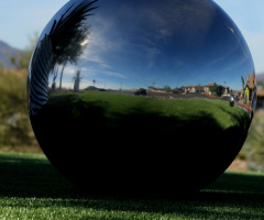 Lustrous Ball