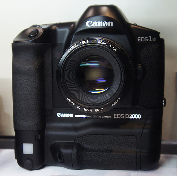 Canon EOS D2000