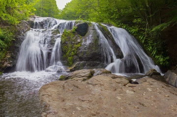 Çataldağ Kurukafa Şelalesi