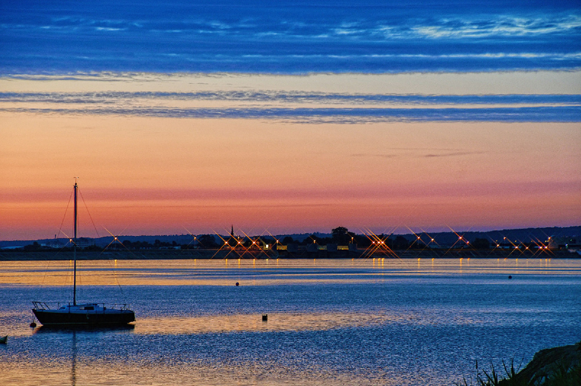 ...  dawn, Lake Nysa
