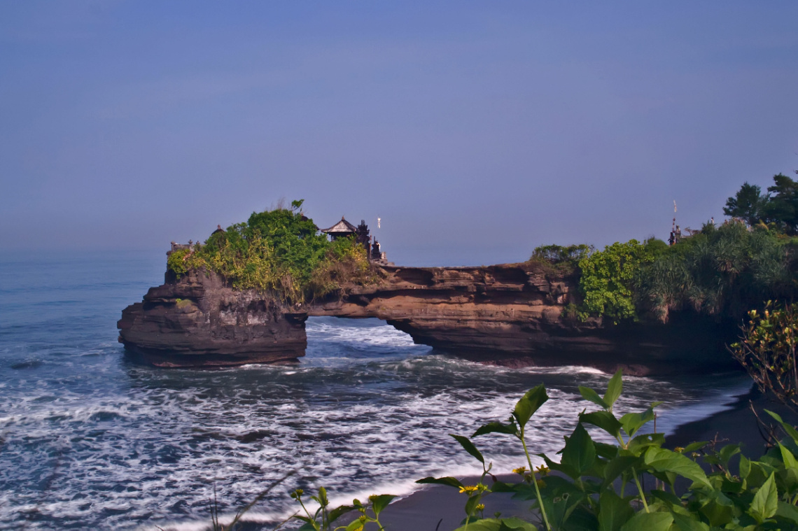 watu bolong bali