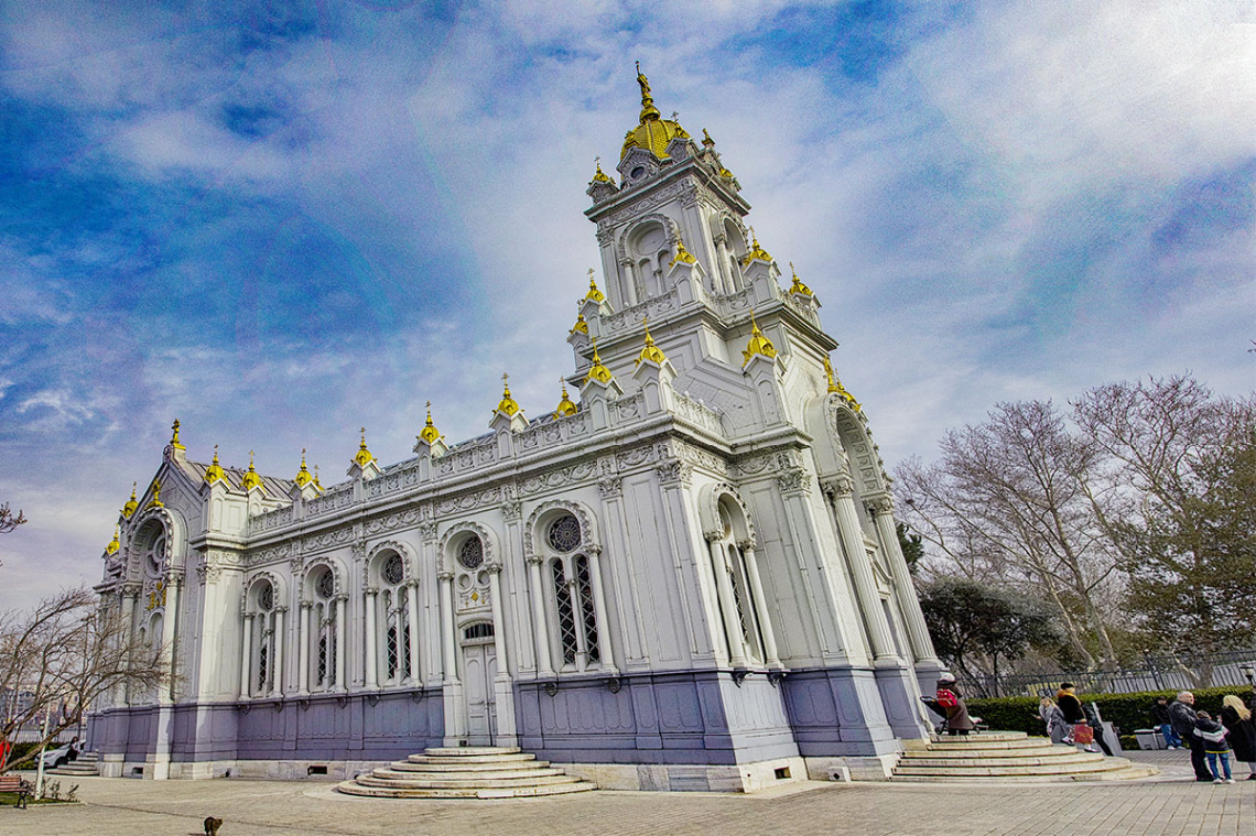 Bulgar Kilisesi - Haliç Kıyısında - İstanbul