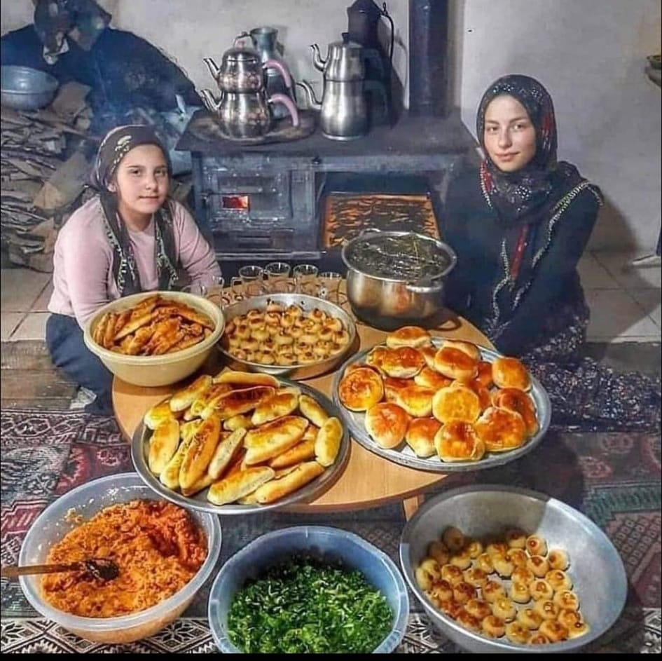 DAĞ EVİNDE İFTAR SOFRASI