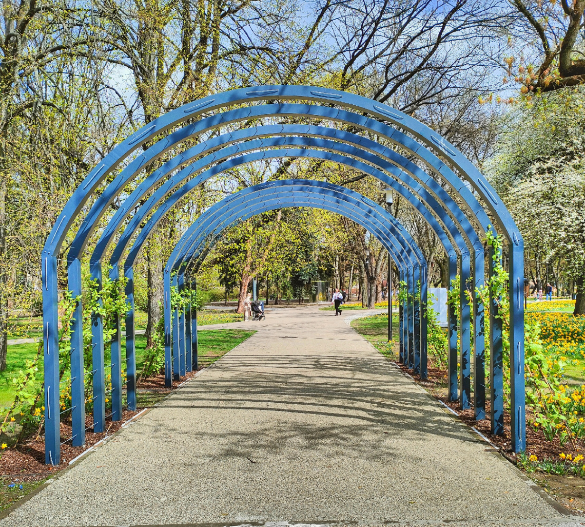 GATE TO THE PARK