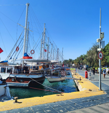 YACHT PORT 