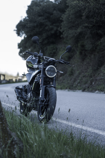 Husqvarna Svartpilen 250