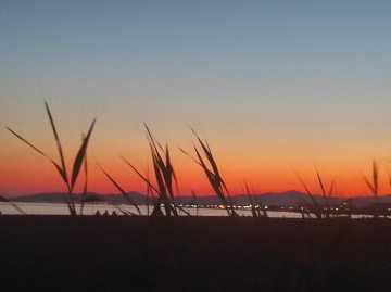 Batarken ufukta akşam güneşi…