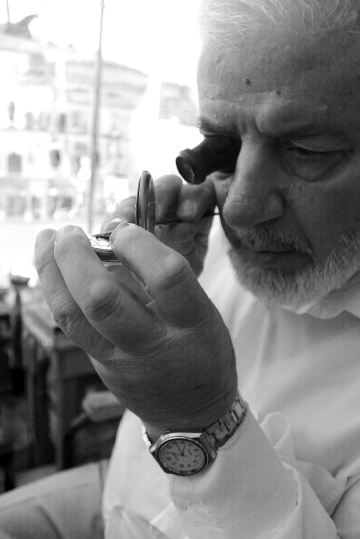 Bilecik Söğütte Eski Saat Tamiri Ustası