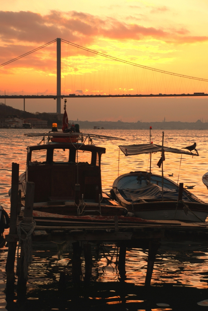 Gün batarken Çengelköy'den köprü