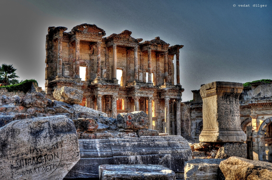 efes antik kütüphane (HDR uygulanmıştır)