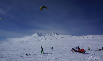 Snowkite
