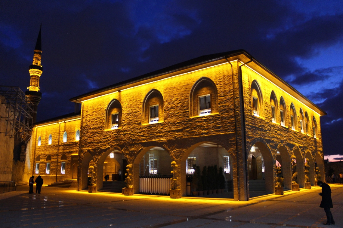 HACI BAYRAMI VELİ CAMİİ GECE FOTOĞRAFI