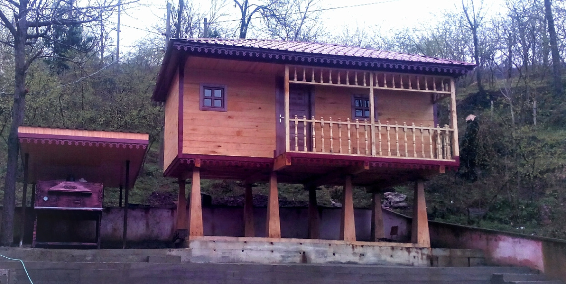 karadeniz den yöresel bir mimari serender