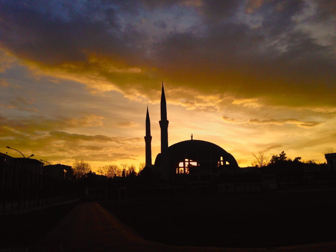 Gündoğarken şehrimde 