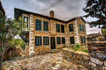 Taş yapı Rum mimarisi.Doğanbey/SÖKE