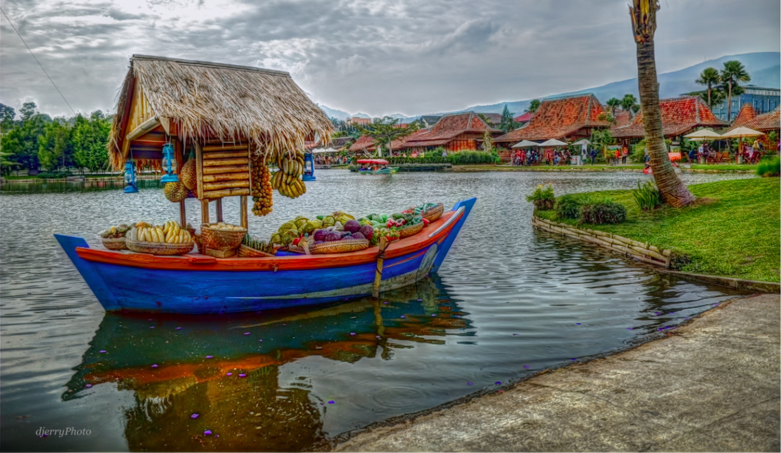 Floating Market